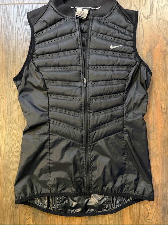 Nike Jackets & Blazers - Nike Black Quilted Sleeveless Puffer Vest